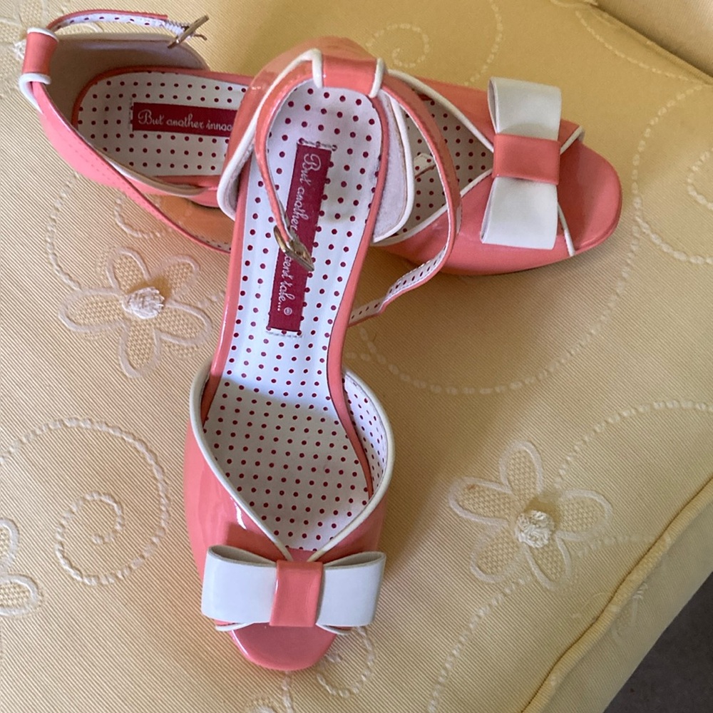 PLATFORM HEELS